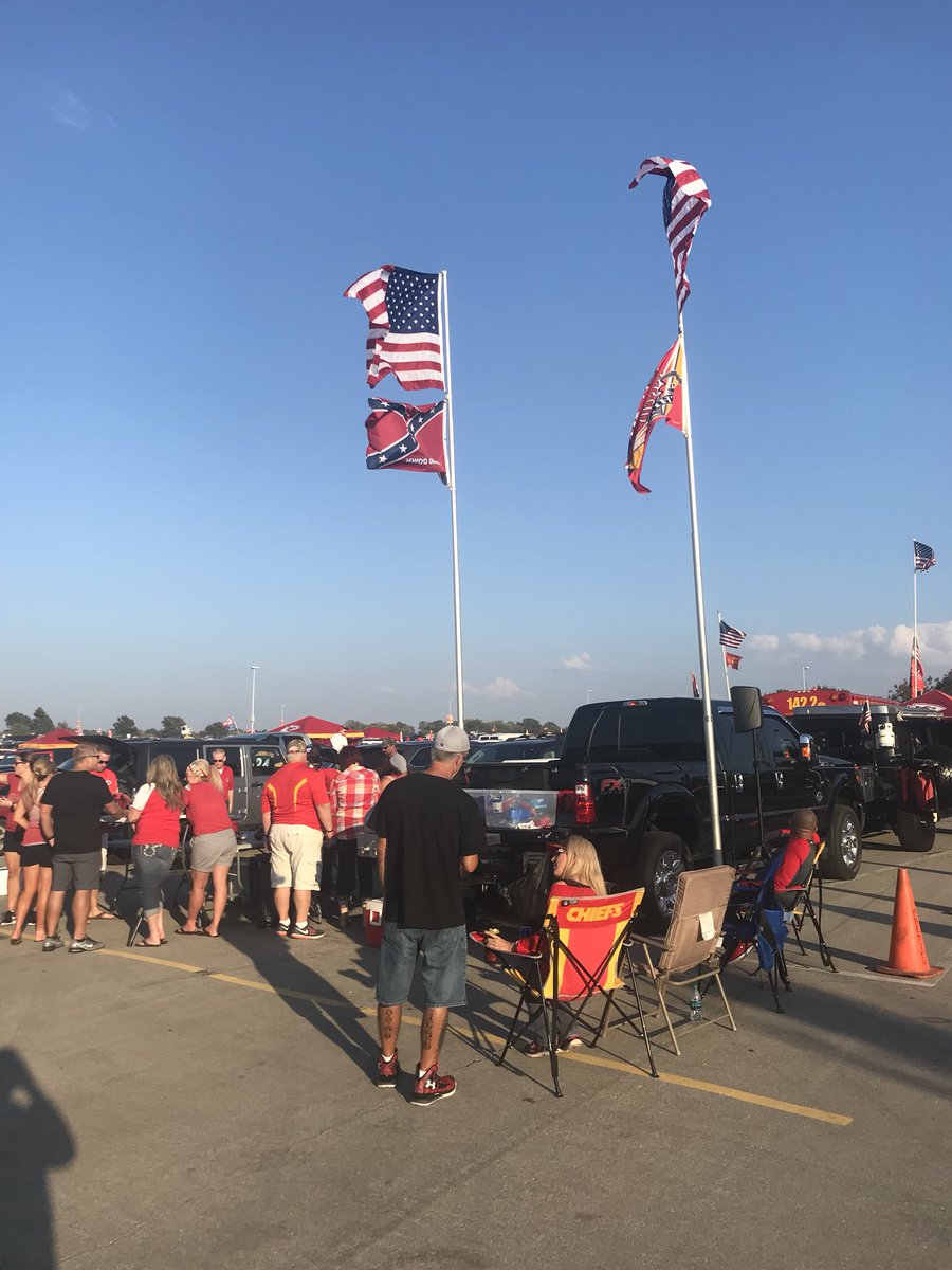 confederate-flag-arrowhead-stadium.jpg