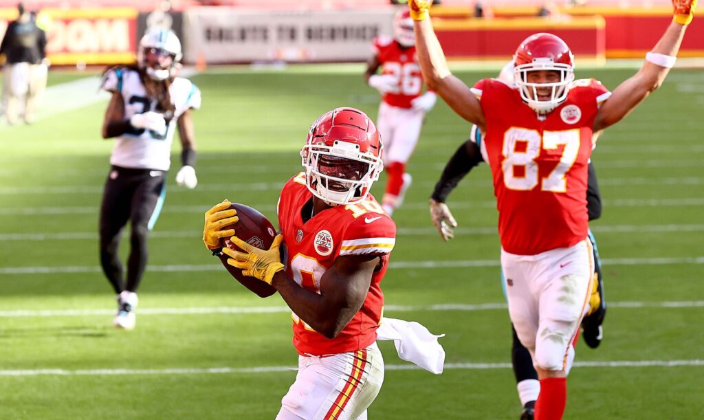 Report: Chiefs run injured Travis Kelce through gameday workout