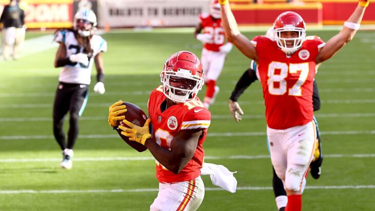 Notebook: Travis Kelce, Tyreek Hill Deliver Sparks for Chiefs Offense