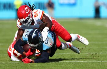 Jerick McKinnon Proves Himself – Again – as Chiefs Roll Over Steelers in  AFC Wildcard - Chiefs Digest