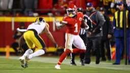 Jerick McKinnon Proves Himself – Again – as Chiefs Roll Over Steelers in AFC Wildcard