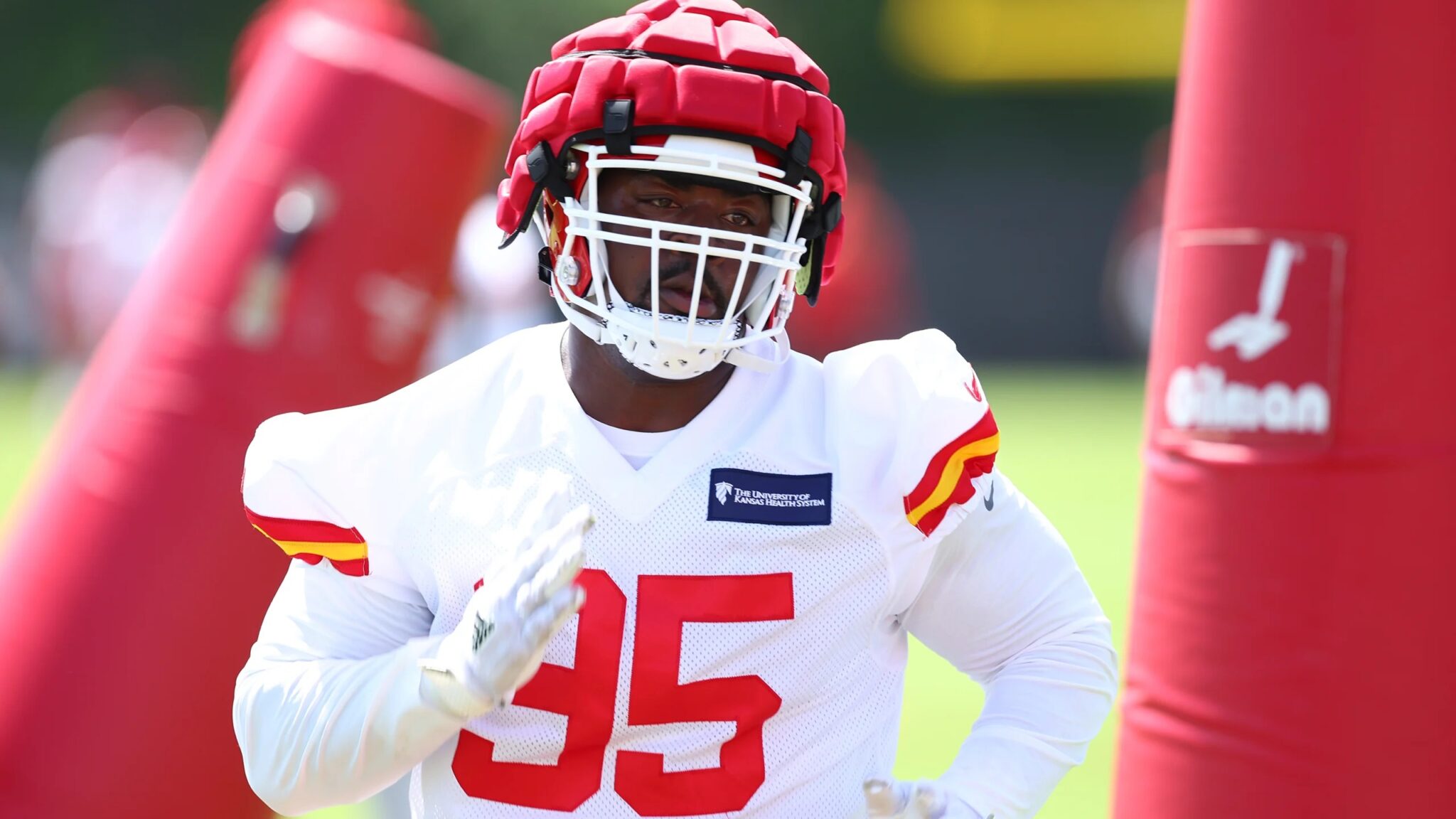 Chiefs, Chris Jones Clear Impasse with New One-Year Deal for 2023 - Chiefs  Digest