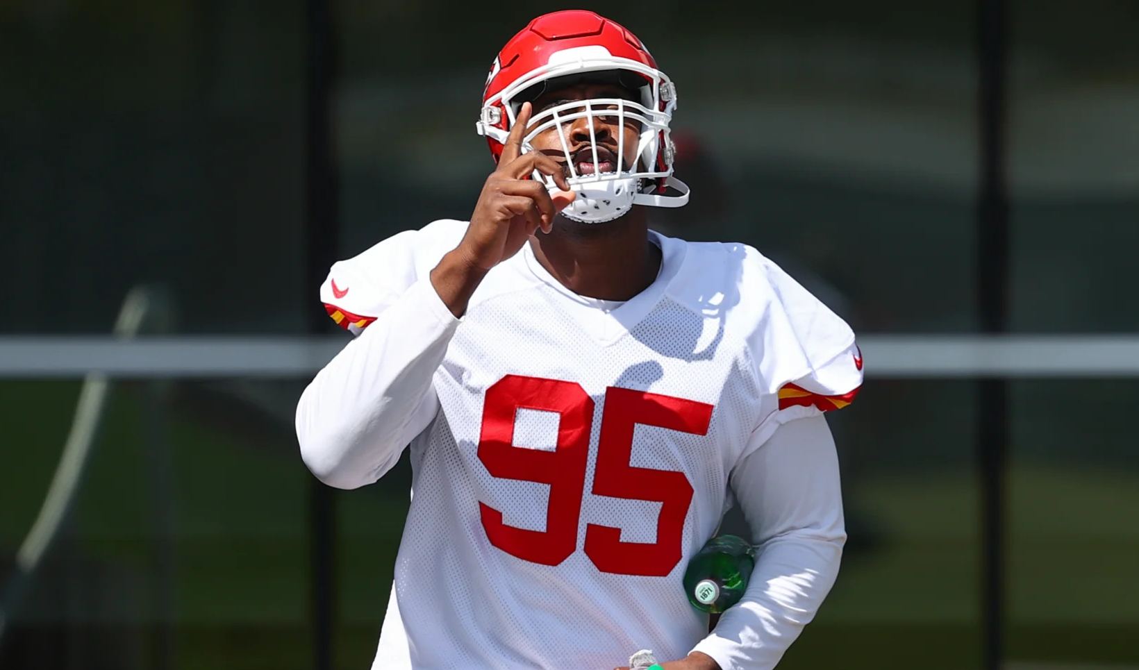 Chiefs TE Travis Kelce, DT Chris Jones will play Sunday