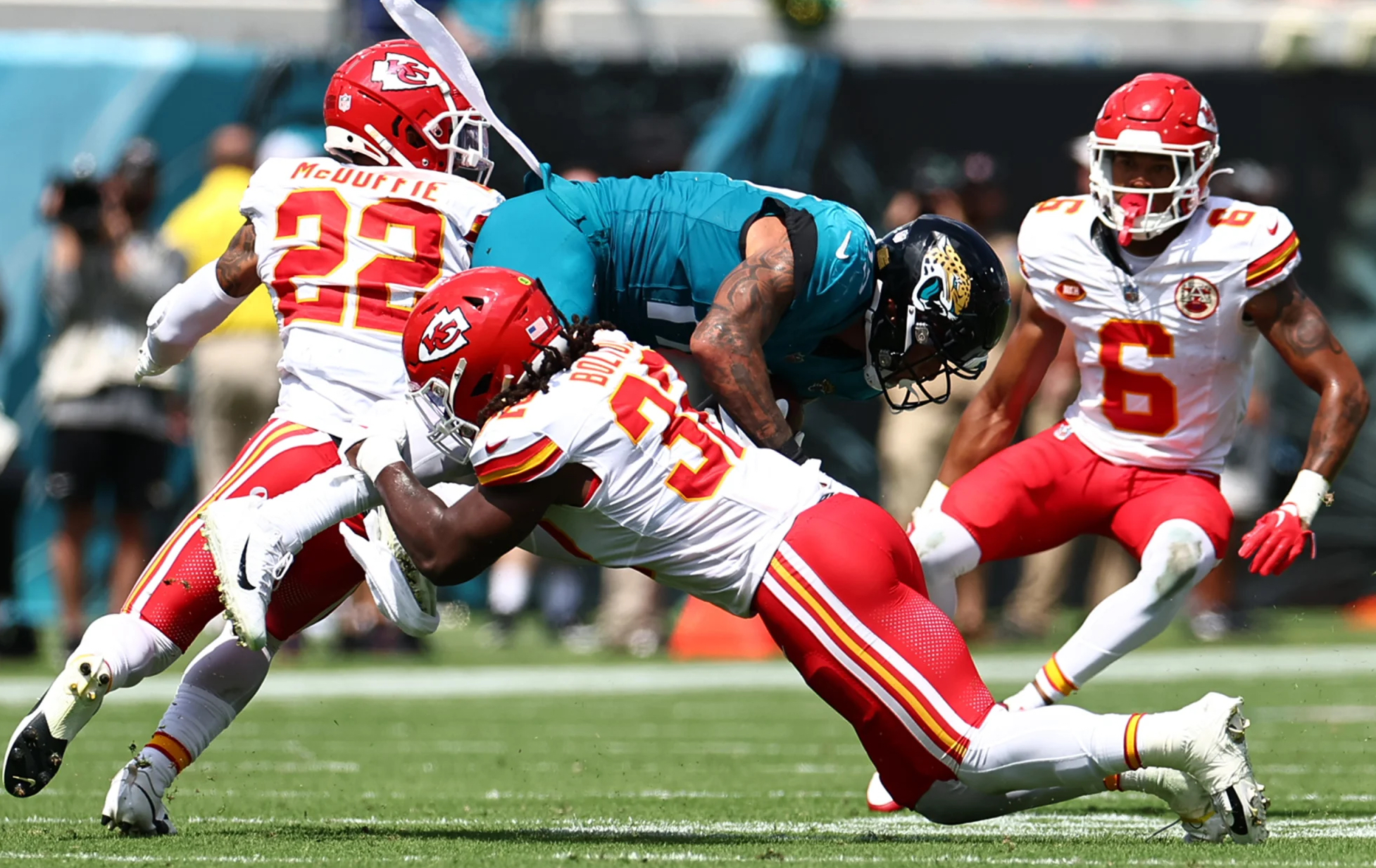 L'Jarius Sneed injury update: How to handle the Chiefs DB vs