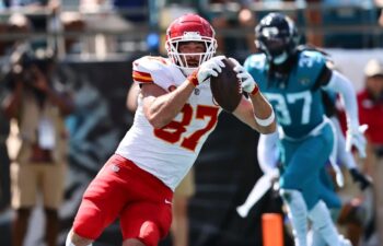 Travis Kelce Hopeful for More Production After Returning from Hyperextended Knee