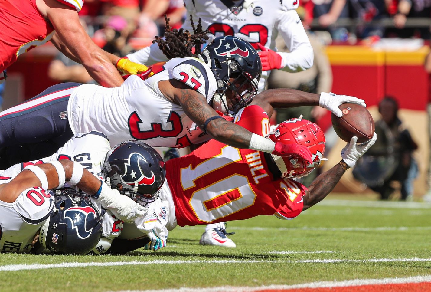 Suspect Houston Texans Defense a Target for Patrick Mahomes, Chiefs Offense