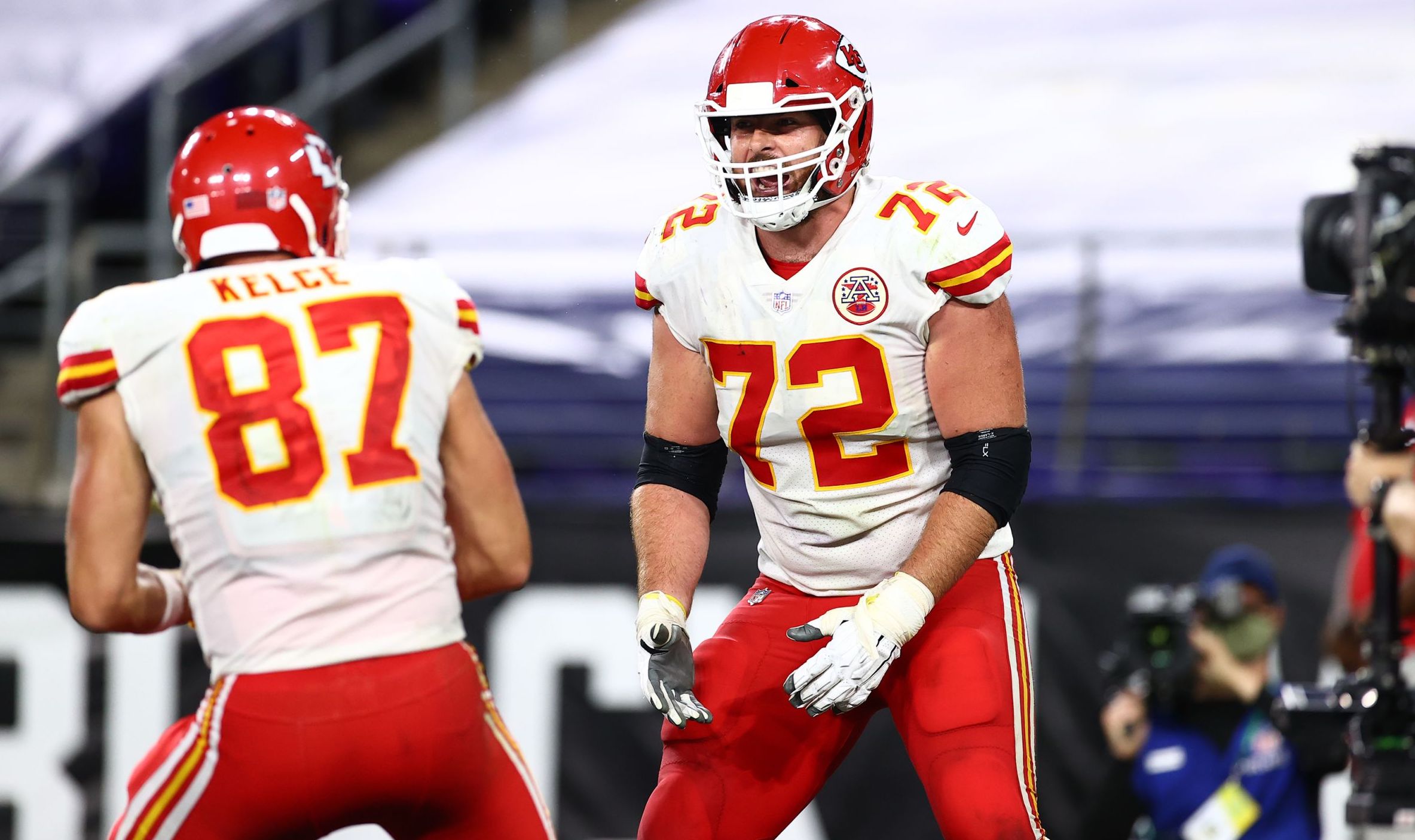 NOTEBOOK: Eric Fisher Gets in End Zone, Chris Jones Exits with Groin Injury