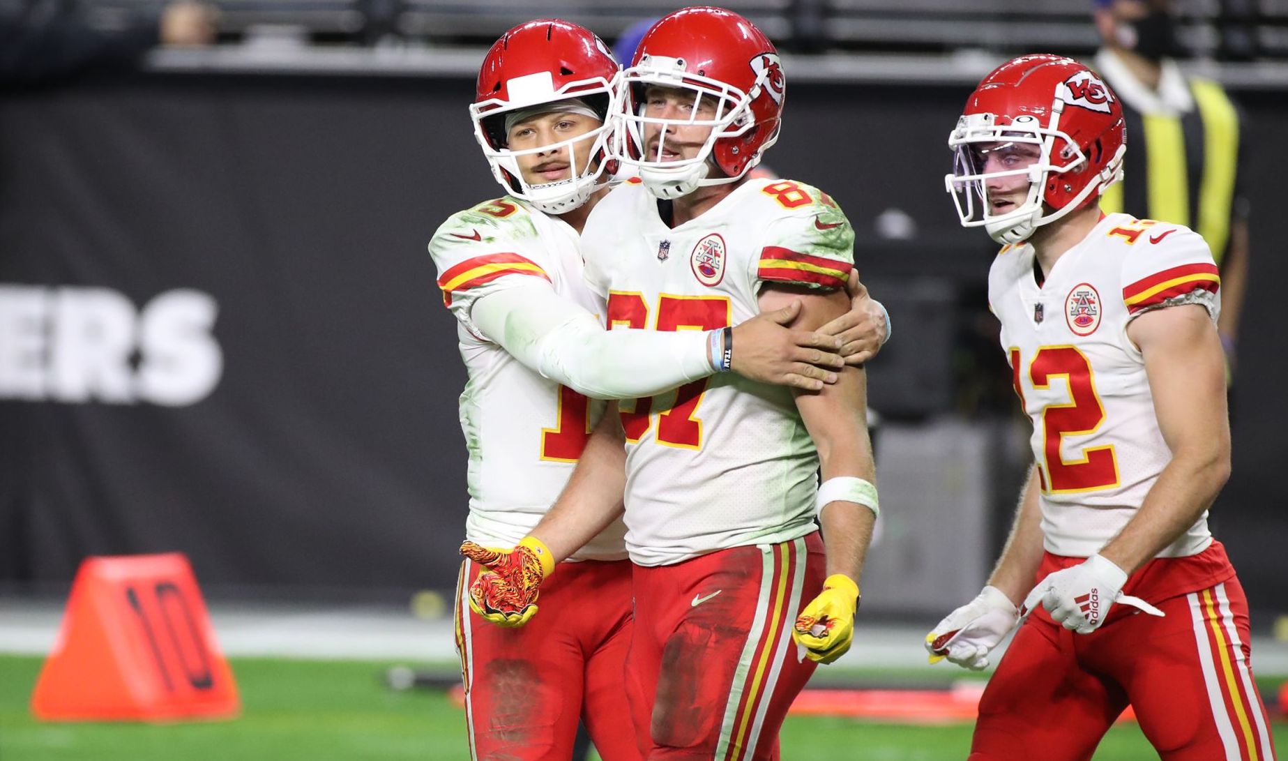 Notebook: Patrick Mahomes Leads Game Winning-Drive in Chiefs 35-31 Win over Raiders