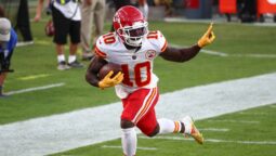 Stunning Reversal: Tyreek Hill Heading to Miami After Contract Talks Breakdown with Chiefs