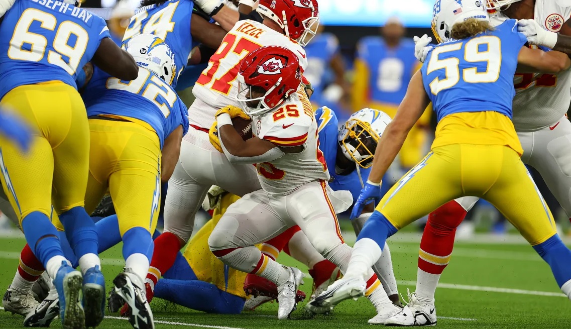 RB Clyde Edwards-Helaire Out with Illness, Won’t Travel with Chiefs to Germany