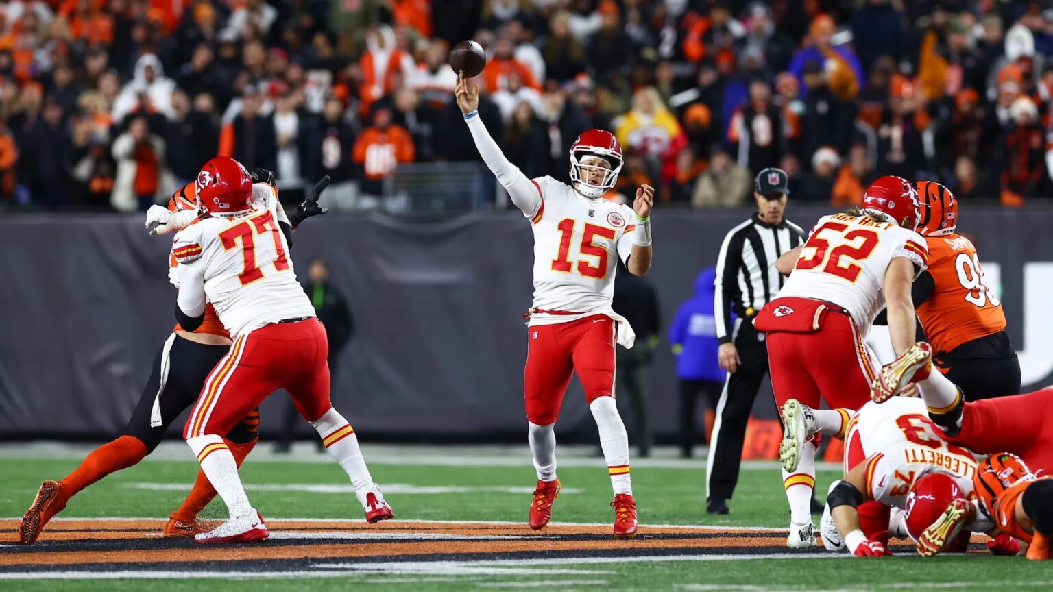 Patrick Mahomes Working Through Foot Bruise, WR Kadarius Toney Returns ...