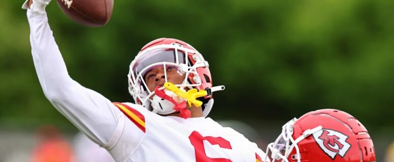 Chiefs’ Young Secondary “Light Years Ahead” During OTAs, Says Steve Spagnuolo