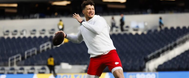 Patrick Mahomes, Travis Kelce Won’t Play in Chiefs’ Season Finale vs. Chargers