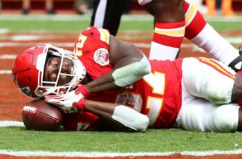 Kareem Hunt Visiting Kansas City Tuesday, Chiefs Waive TE Peyton Hendershot