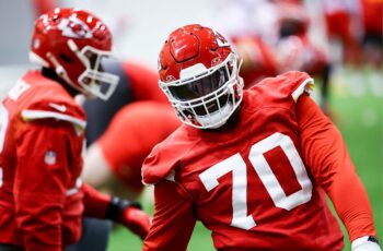 D.J. Humphries Will Start at Left Tackle for Chiefs vs. Chargers on Sunday Night