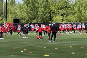 Minicamp Notebook: LT Josh Simmons Limited in First Workout for Chiefs’ Rookies