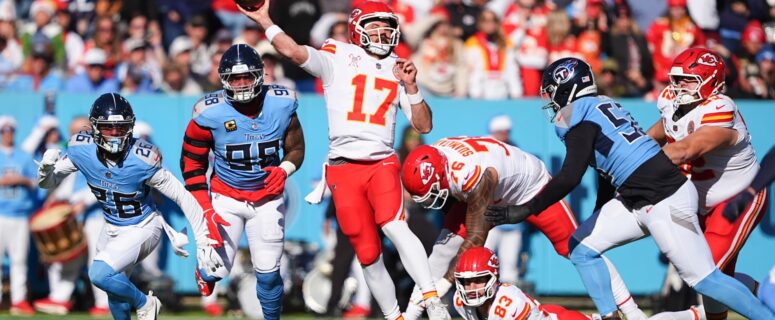 Chiefs QB Gardner Minshew Suffers Suspected Torn ACL in 26-9 Loss to Titans