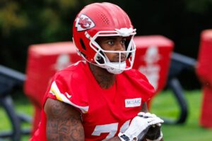LT Josh Simmons Battling Bulging Disc, Andy Reid Says